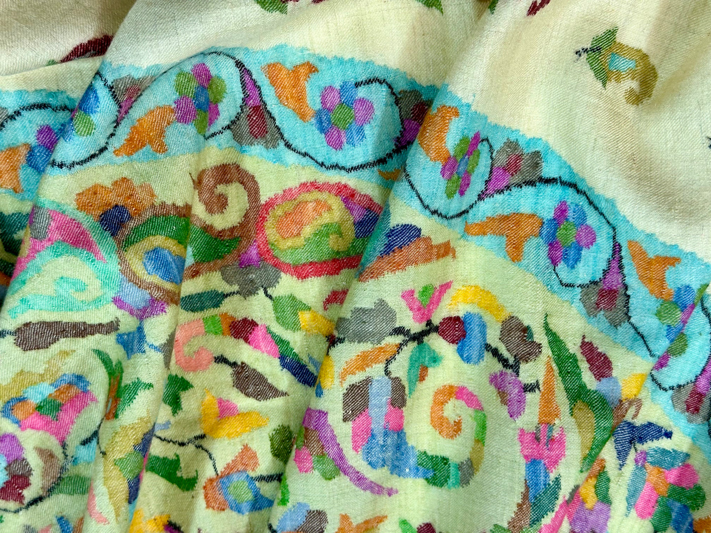Kani Cashmere Shawl - One Paisley creme